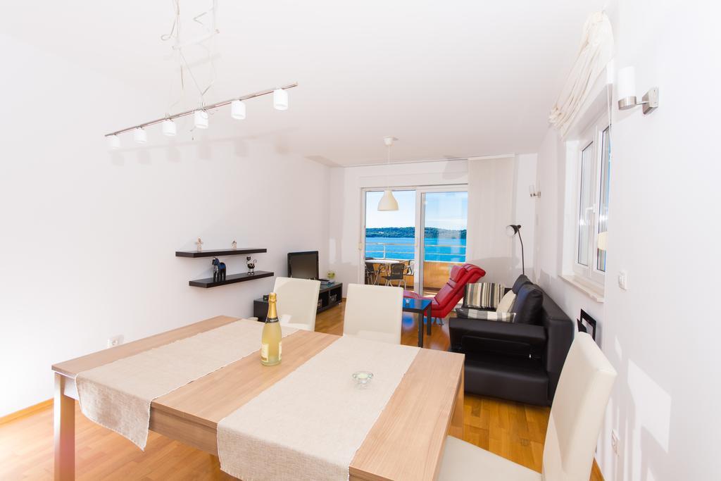 Apartment Labadusa Trogir Bagian luar foto