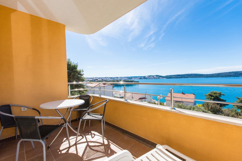 Apartment Labadusa Trogir Bagian luar foto